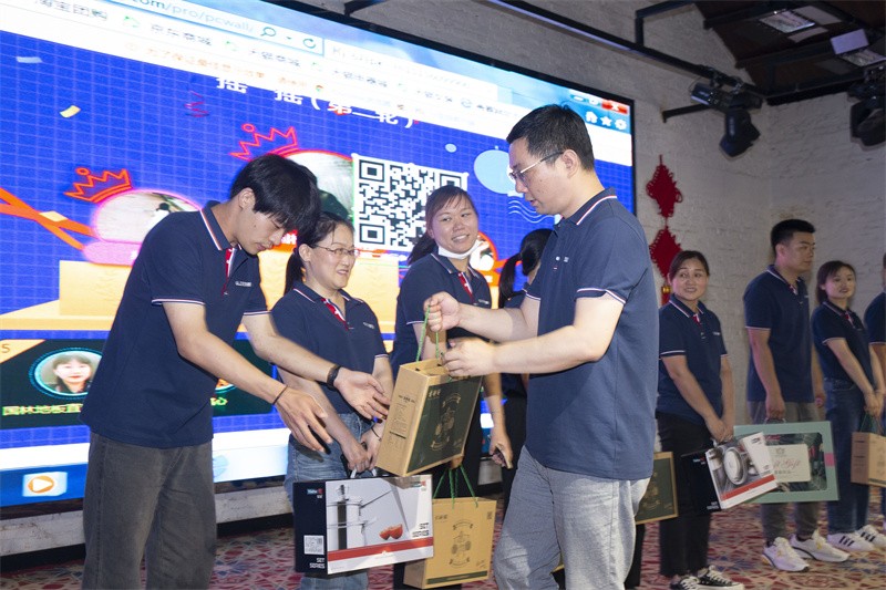 “六月蝶變 再創(chuàng)佳績”國林地板6月拓展PK會圓滿成功