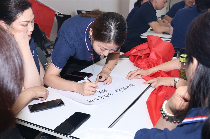 逆風(fēng)飛揚(yáng) 決戰(zhàn)7月——國林地板7月PK啟動大會