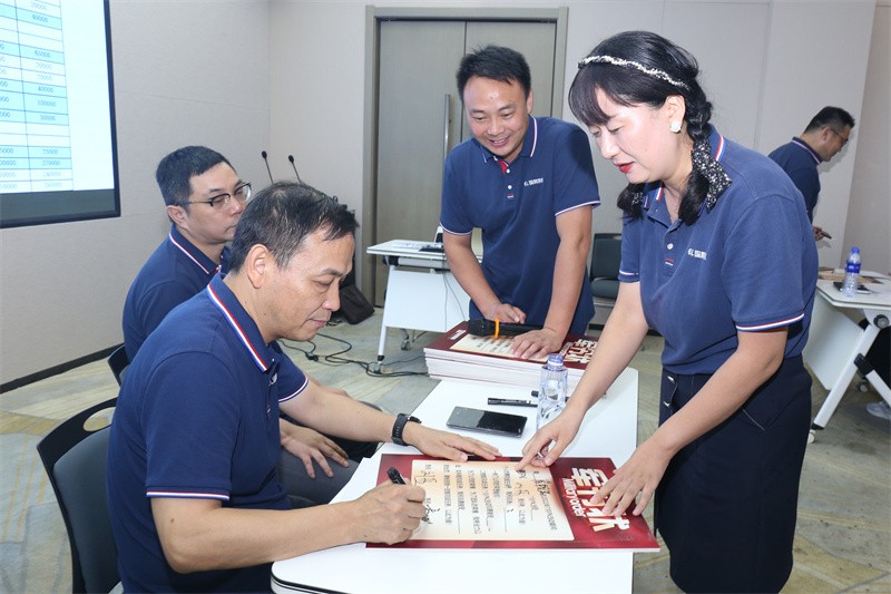 逆風(fēng)飛揚(yáng) 決戰(zhàn)7月——國林地板7月PK啟動大會